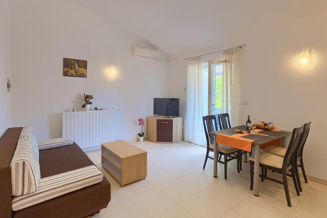 Apartments Boris 771 Fazana Exterior photo