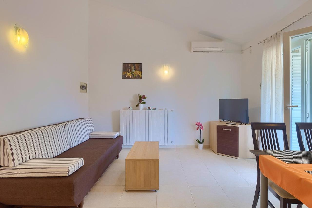 Apartments Boris 771 Fazana Exterior photo